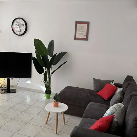 アパート Beautiful 65 M Flat Saint-Raphaël