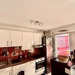 公寓 Beautiful 65 M Flat Saint-Raphaël