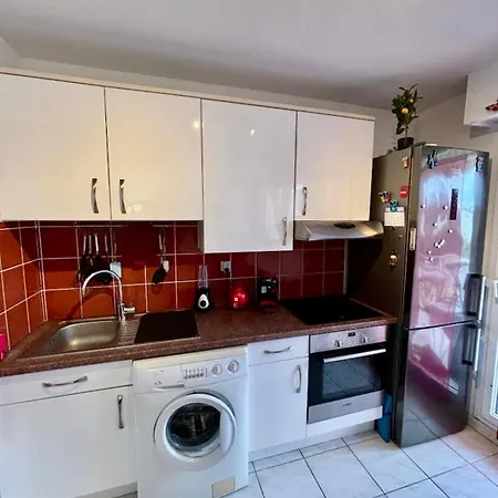 Beautiful 65 M Flat Apartment *