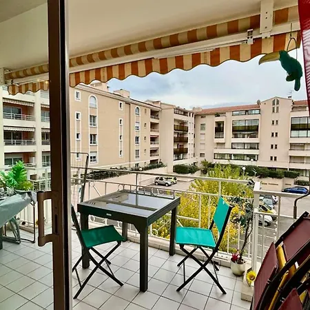 Beautiful 65 M Flat Apartment *