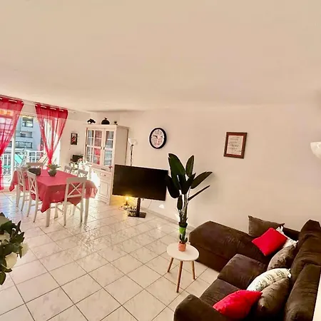 Beautiful 65 M Flat
