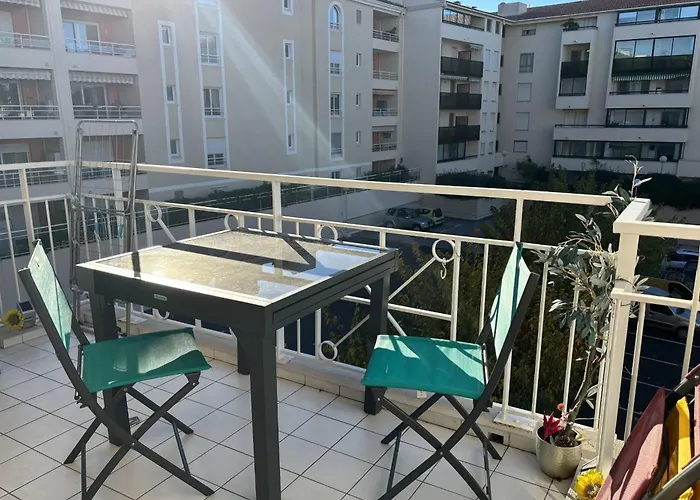 Beautiful 65 M Flat * Saint-Raphaël