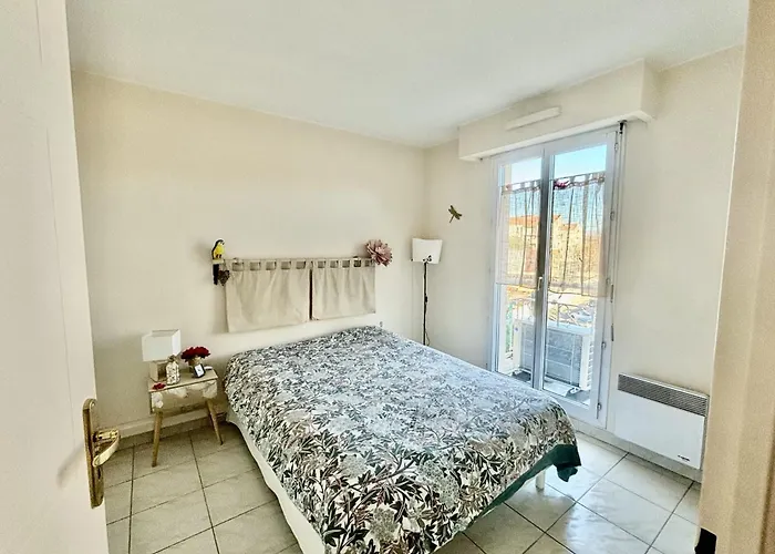 아파트 Beautiful 65 M Flat Saint-Raphaël